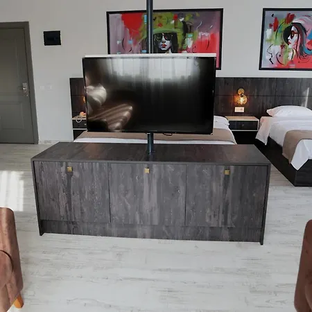 Sar-per Hotel *